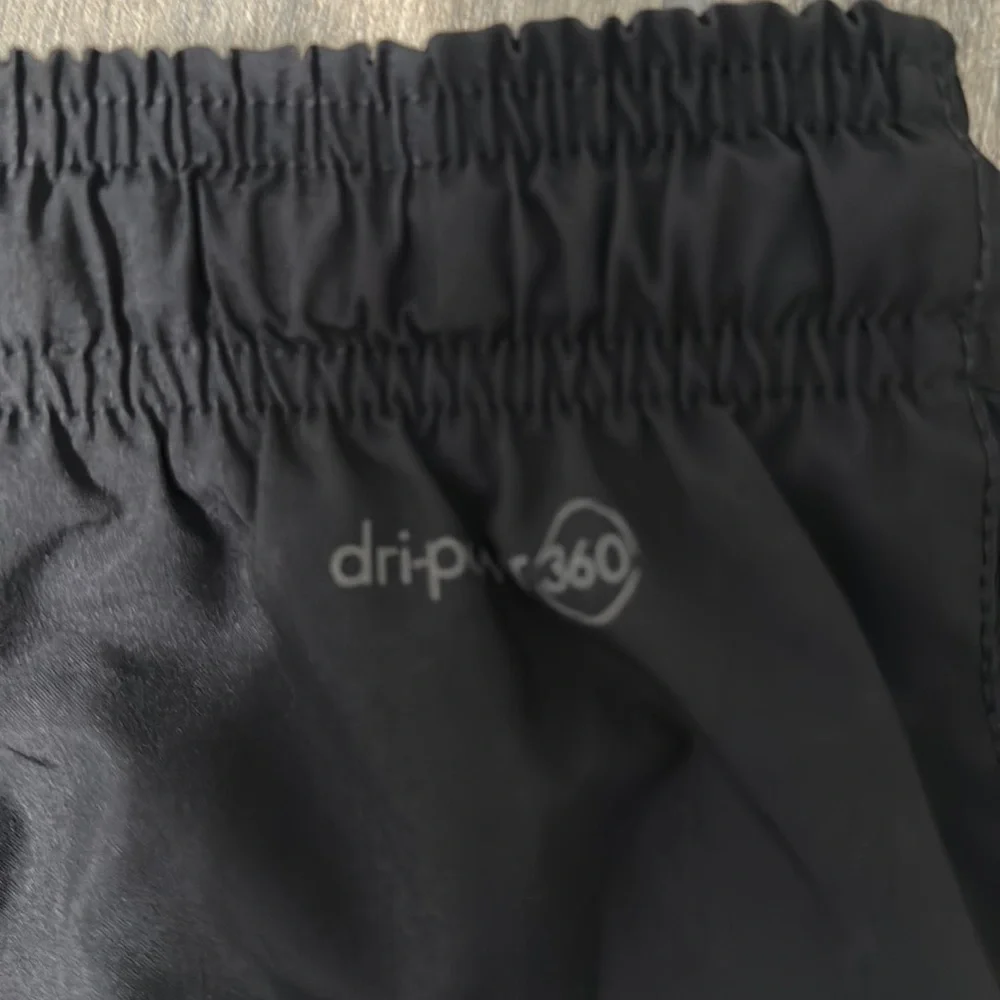 Russell boys short, size 6/7. Gray/black. Drawstring front, elastic waste. - Picture 5 of 6